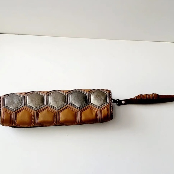 Women's Bracher Emden London Swarovski Crystals Metallic Leather Clutch - Picture 2 of 6